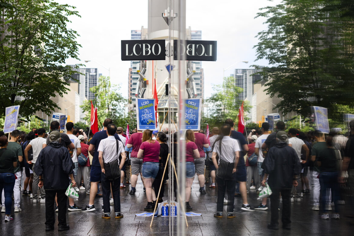 Ont-LCBO-Strike 20240720