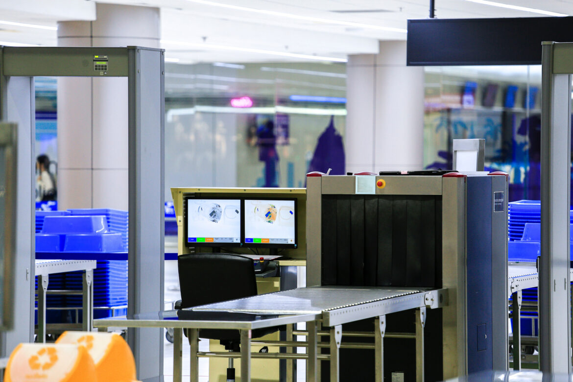 Unifor-Paladin security screeners at Calgary airport restricted