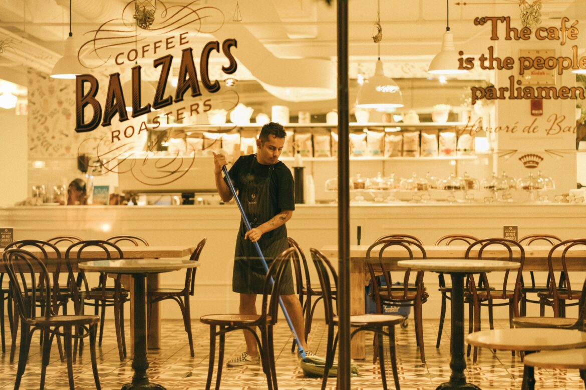 Balzacs Coffee worker