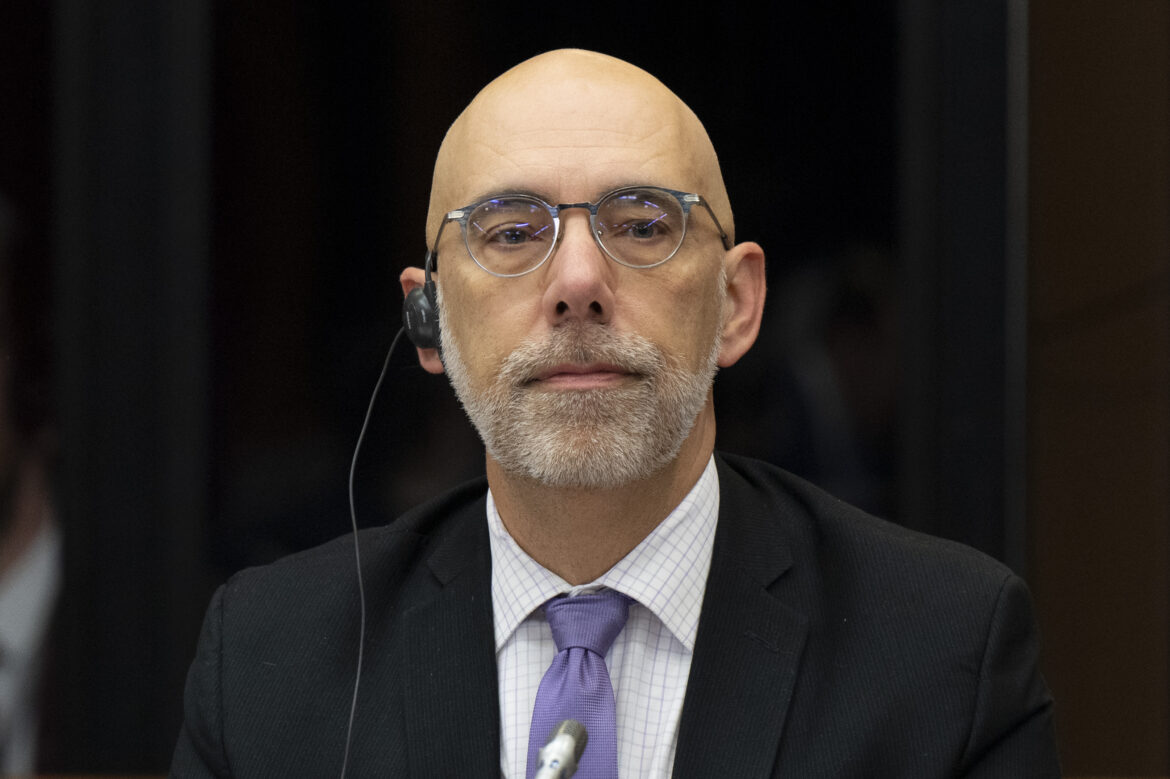 Yves Giroux