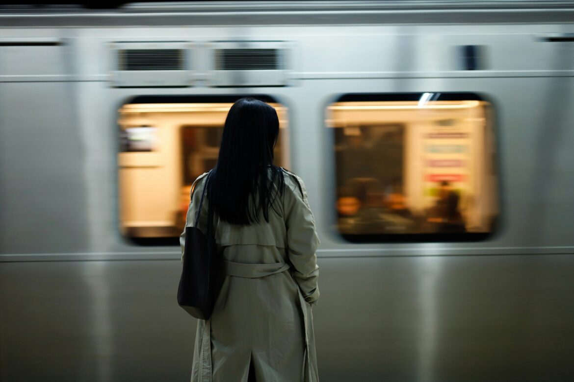 Commuting to work via subway