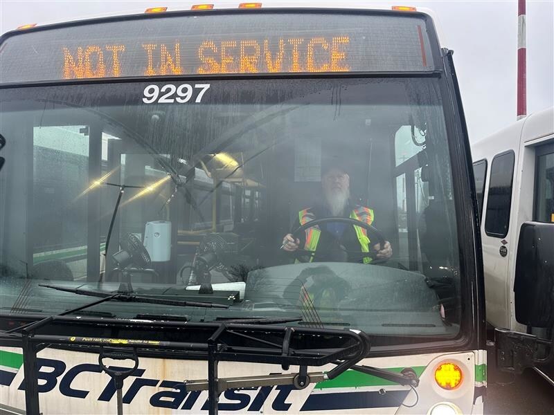Unifor-Transdev bus operators- mechanics- and cleaners in Cowich
