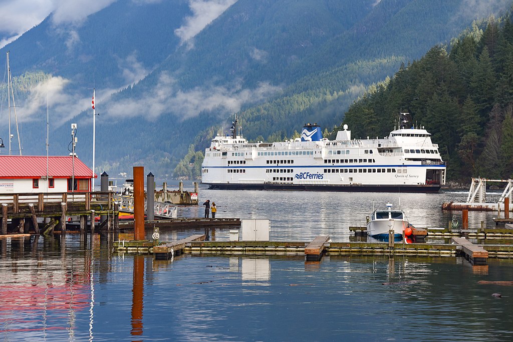 2021-11-26_02_BC_Ferries_MV_QUEEN_OF_SURREY_-_IMO_7902221
