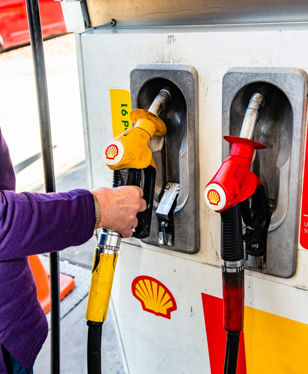 Gas pumps Shell