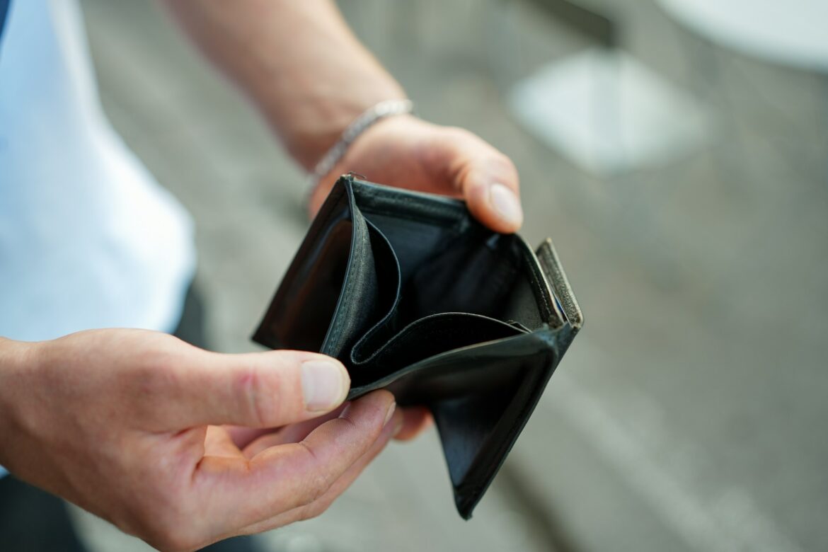 Wallet broke no money