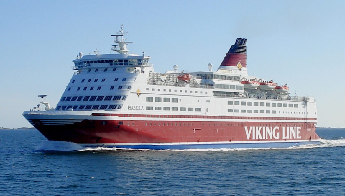 MS_Isabella_saaristomerellä_2008-05-19_cropped