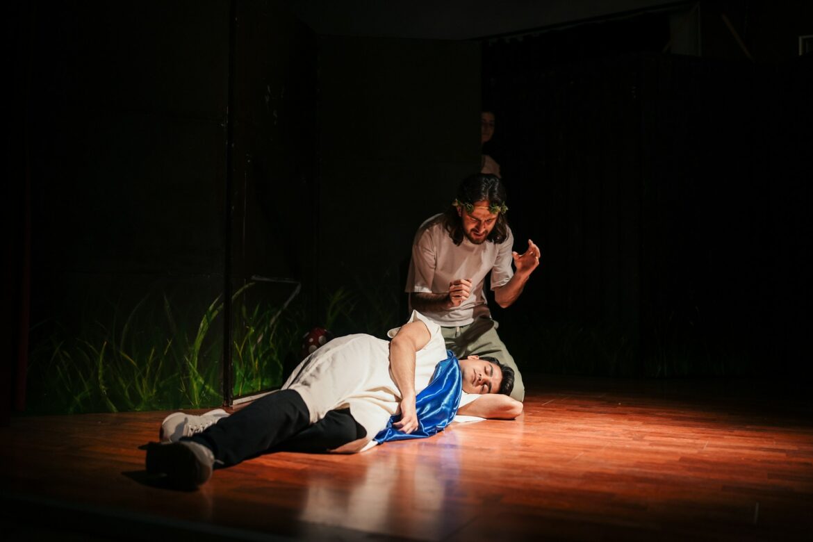 Shakespeare play actors