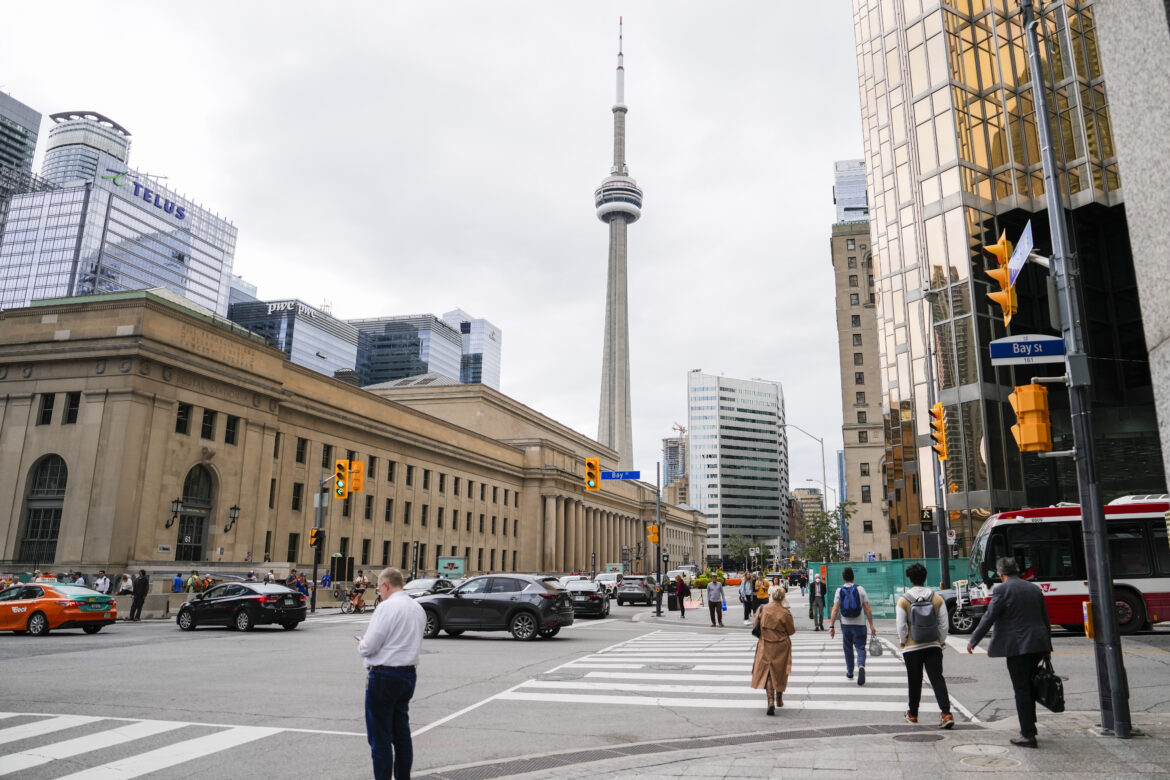 Ont-CN-Tower-Lockout 20230908