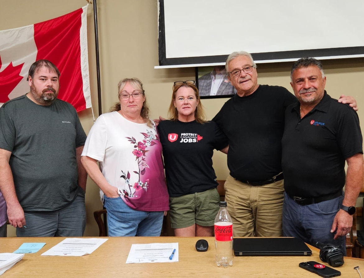 Unifor-Unifor First Student bus members in Windsor ratify new th